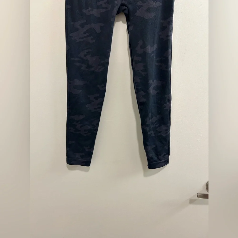 Spanx Look at Me Now Seamless Leggings Camo